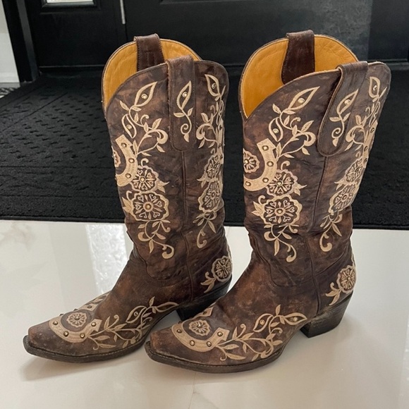Shoes - COWBOY BOOTS
Gringo Lucky Horseshoe Western Boot